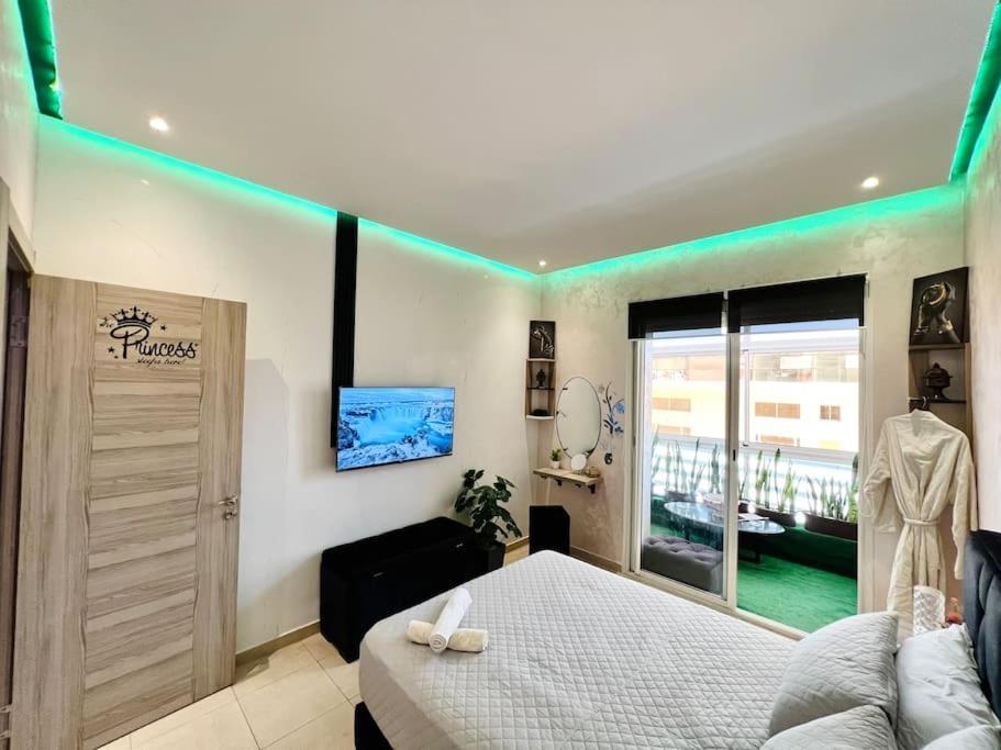 Oasis Luxe 1br With Sunny Pool Apartment *